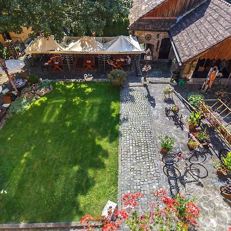 Penzion - Restaurant Atrium Poprád Kültér fotó