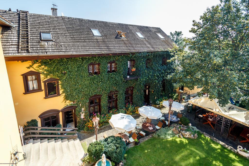 Penzion - Restaurant Atrium Poprád Kültér fotó