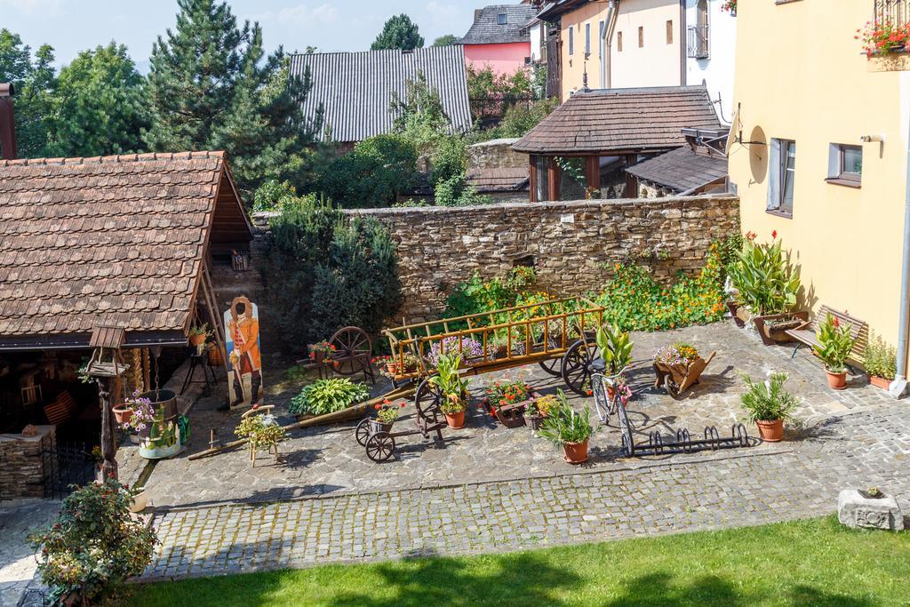 Penzion - Restaurant Atrium Poprád Kültér fotó